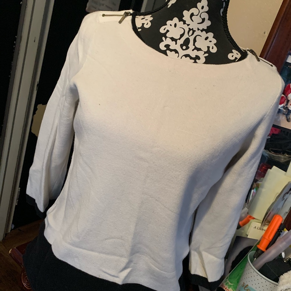 Off white top